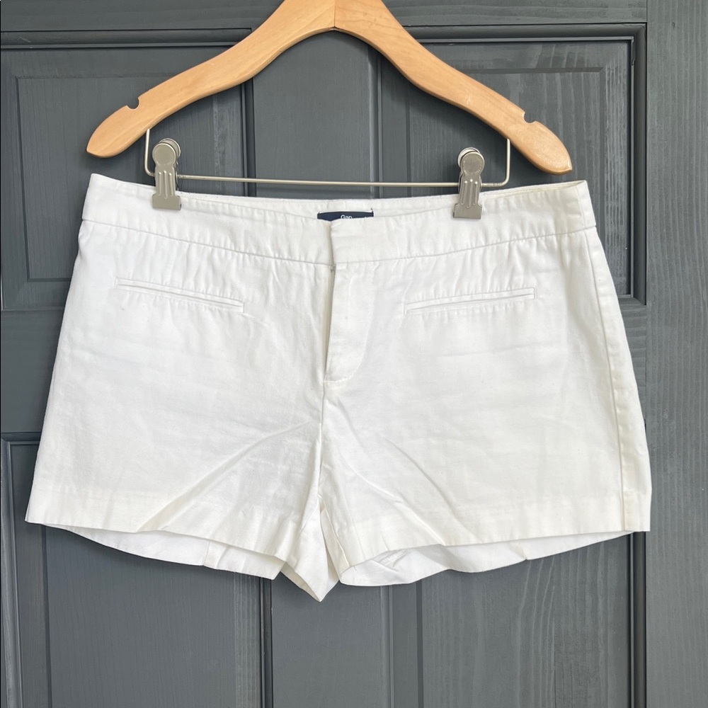 Gap White Women's Shorts, size 4
